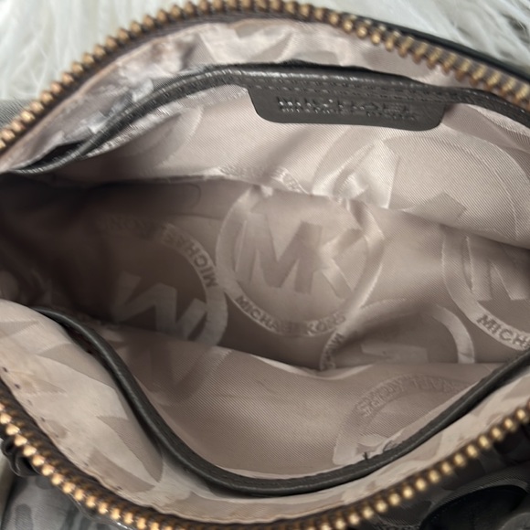 Michael Kors Mini Leather Bag - Picture 14 of 14